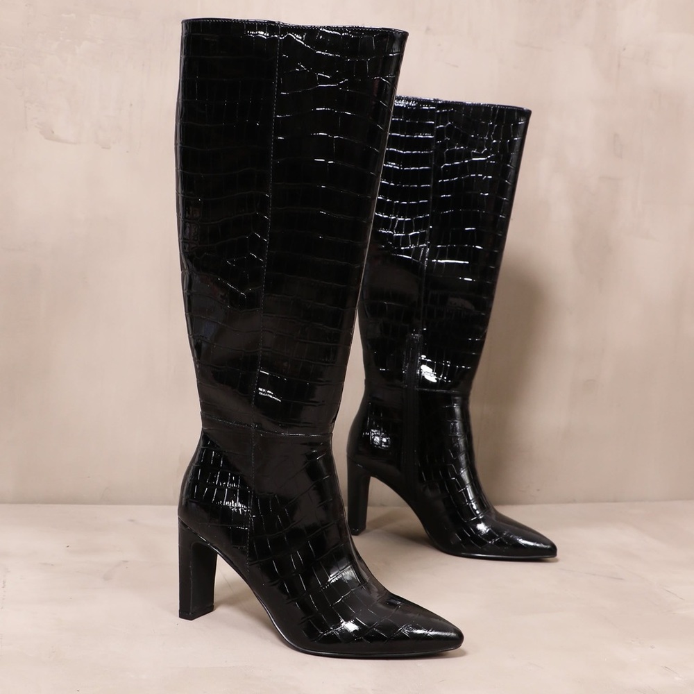 NWT Chinese Laundry Black Textured Tall Boot
